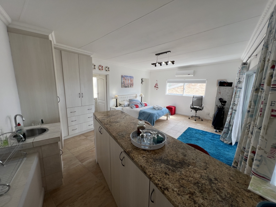 5 Bedroom Property for Sale in Ferreira Town Eastern Cape